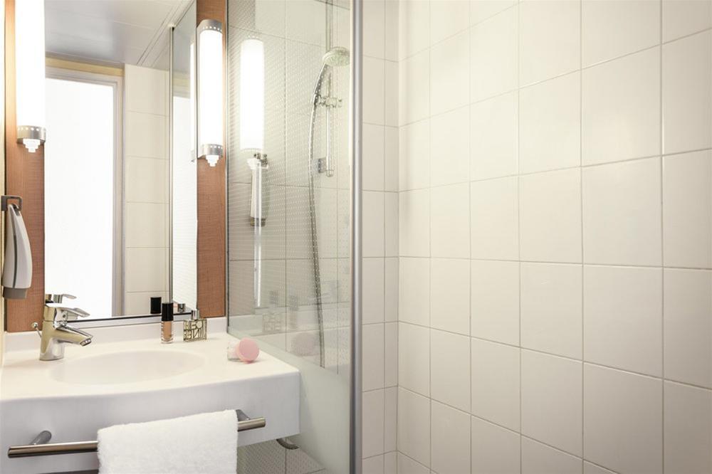 Ibis Levallois Perret Exterior photo